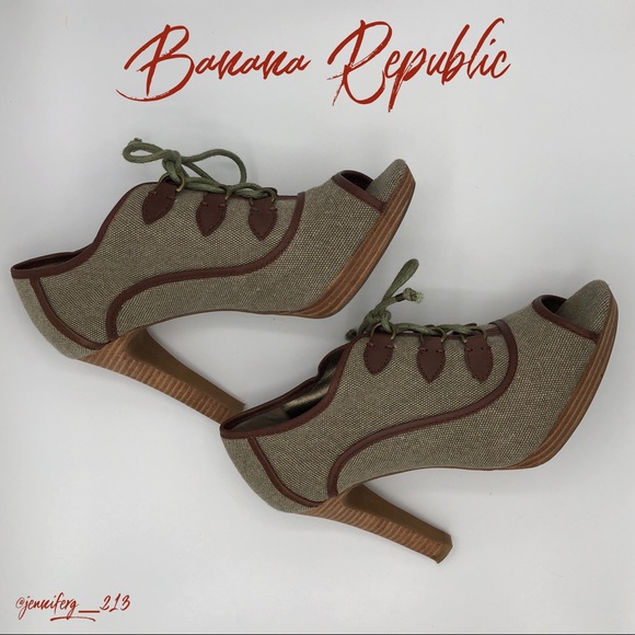 Banana Republic Shoes - Banana Republic ‘70’s Retro Lace Up Peep Toe Heels